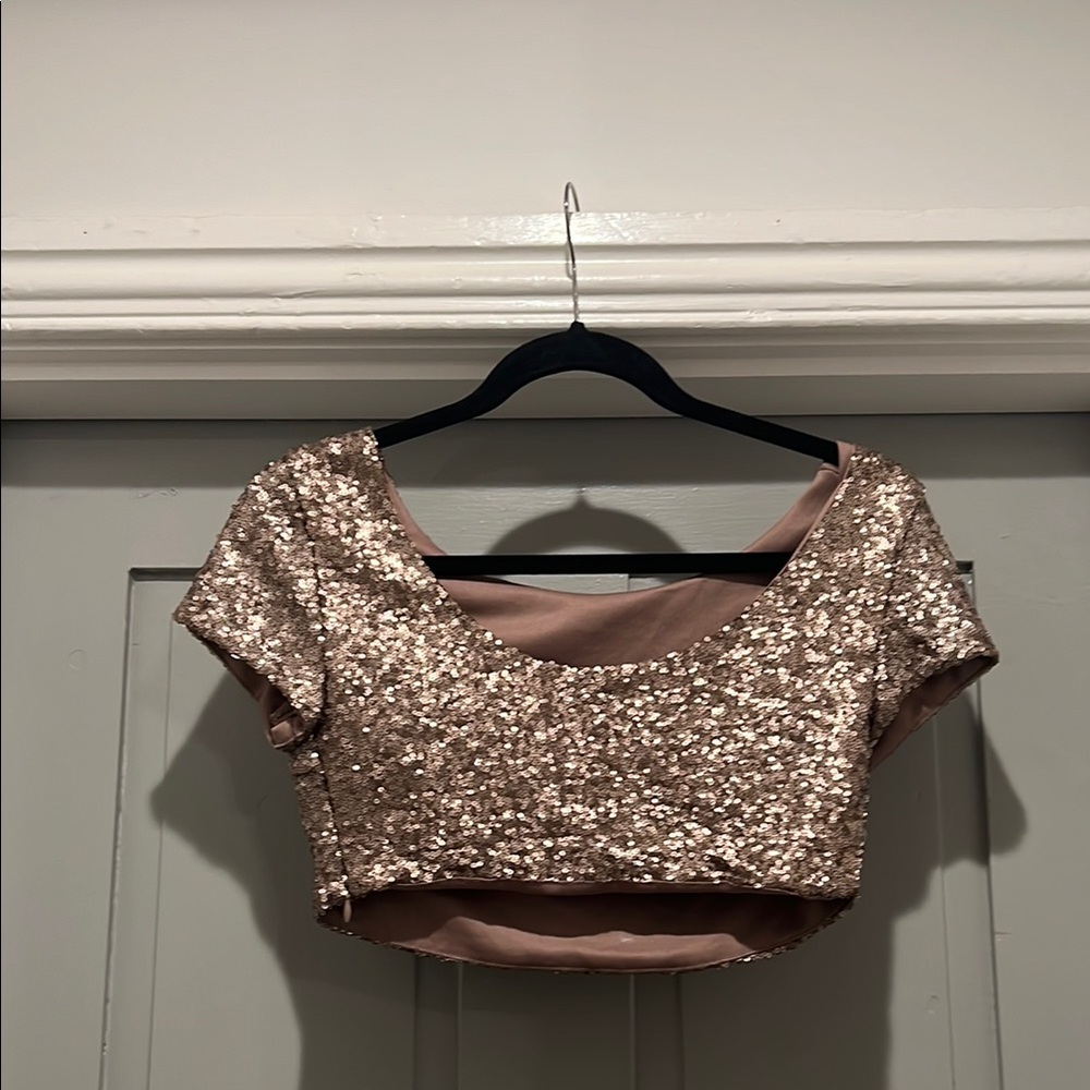 Tobi Stunning Gold Sequin Crop Top – Size Small – Worn Once